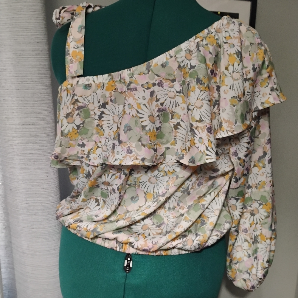 Lauren Conrad Ruffle Lady Daisies Pastel Satiny One-Shoulder Tie Top Sz L NWOT - Picture 7 of 11